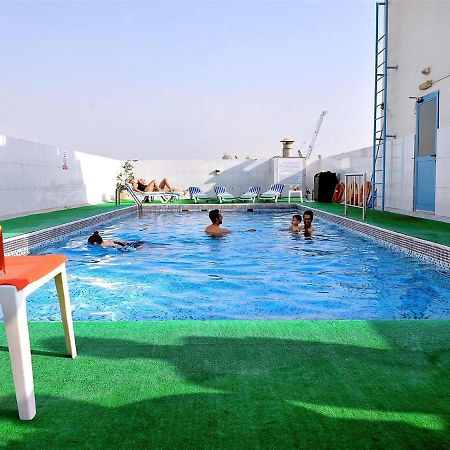 Signature Inn Hotel Deira Дубай Екстериор снимка