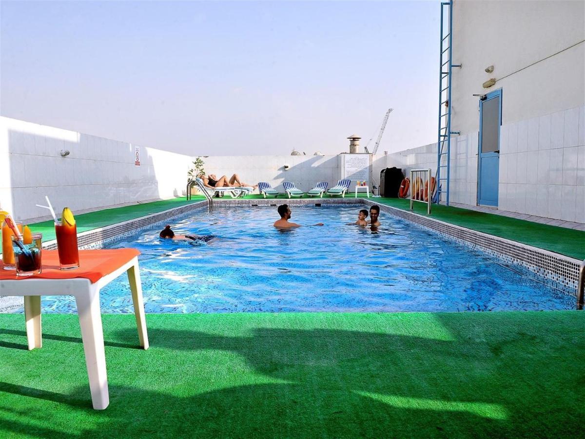 Signature Inn Hotel Deira Дубай Екстериор снимка