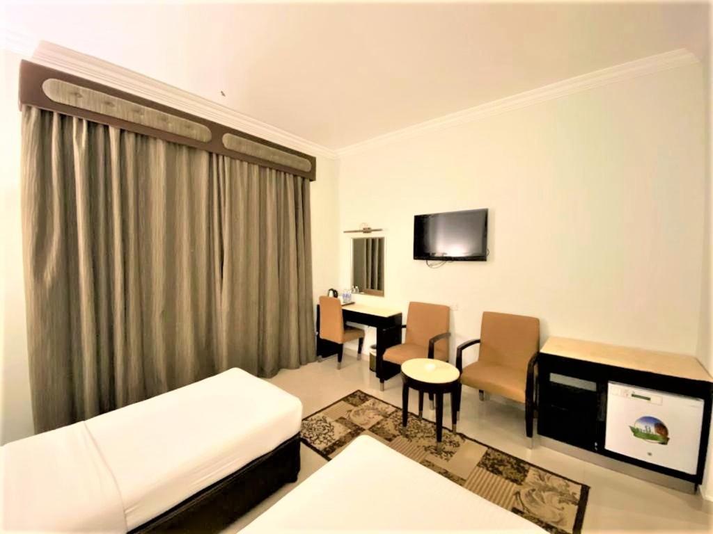 Signature Inn Hotel Deira Дубай Екстериор снимка
