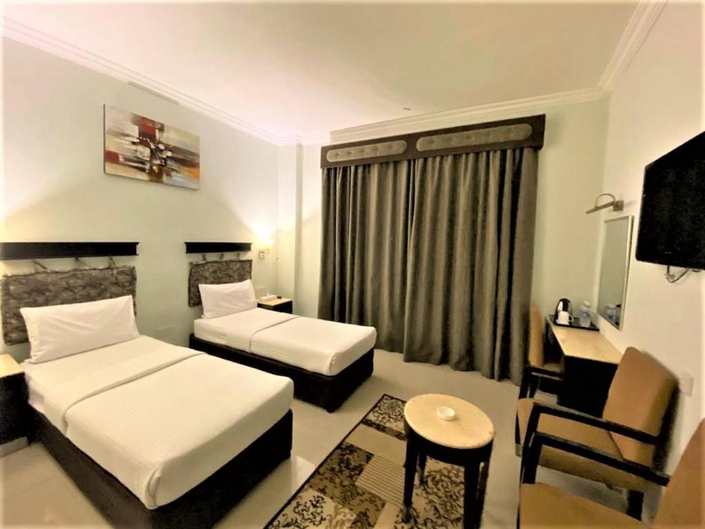 Signature Inn Hotel Deira Дубай Екстериор снимка