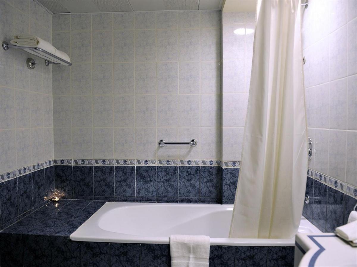 Signature Inn Hotel Deira Дубай Екстериор снимка