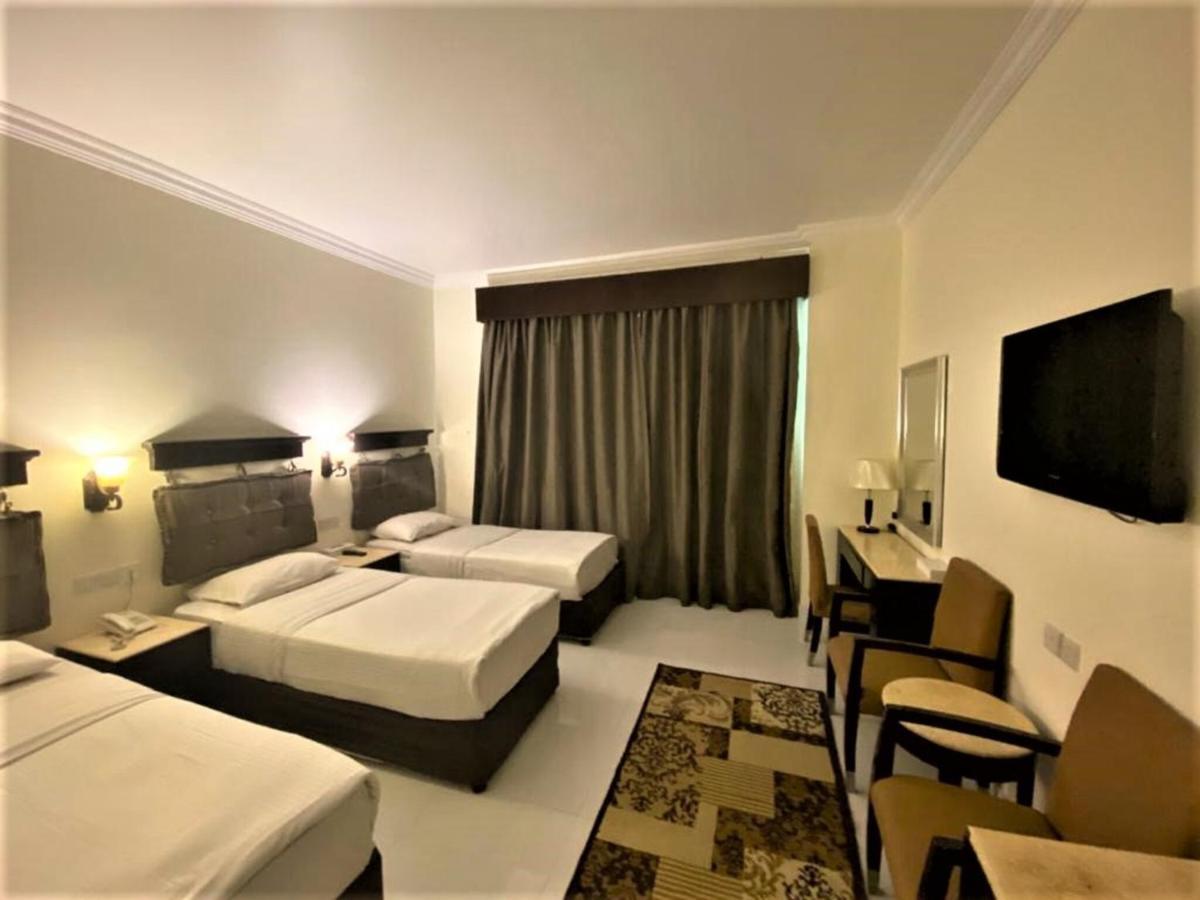 Signature Inn Hotel Deira Дубай Екстериор снимка