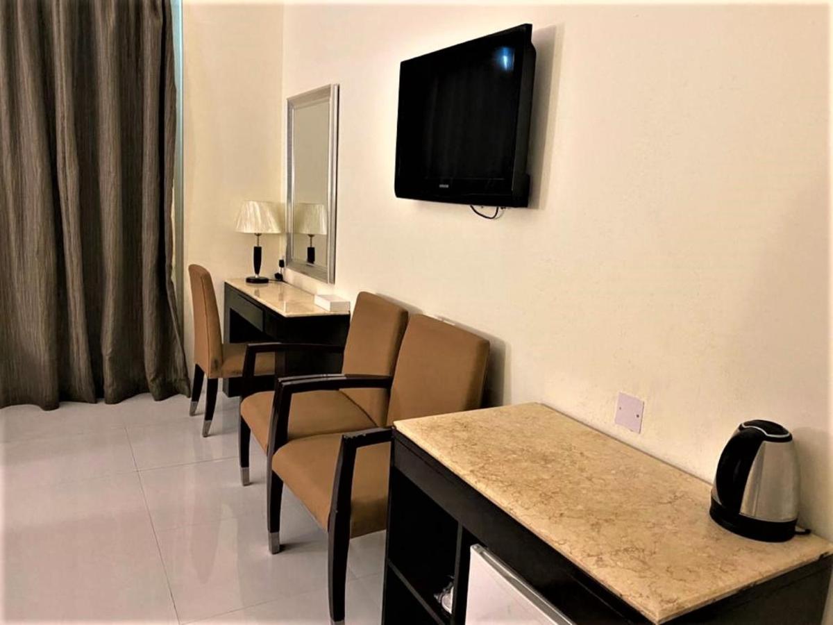 Signature Inn Hotel Deira Дубай Екстериор снимка