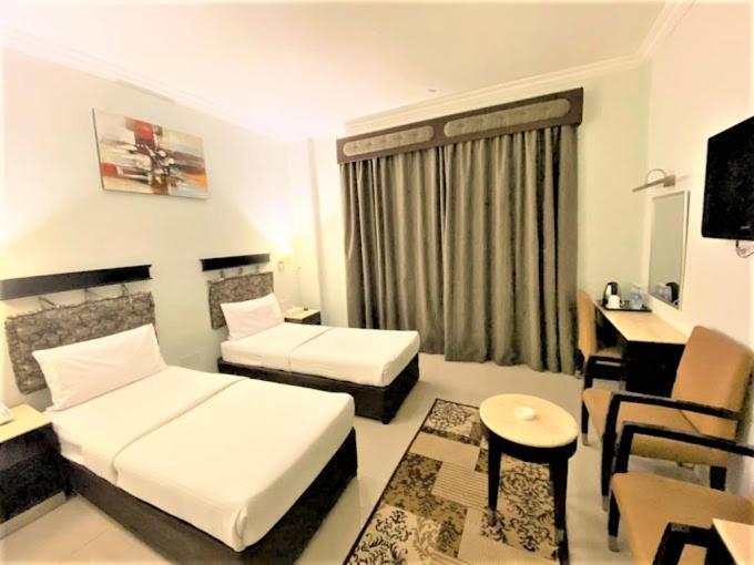 Signature Inn Hotel Deira Дубай Екстериор снимка